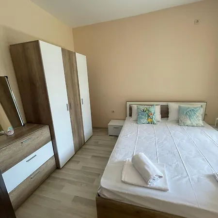Apartment Private In Apolon