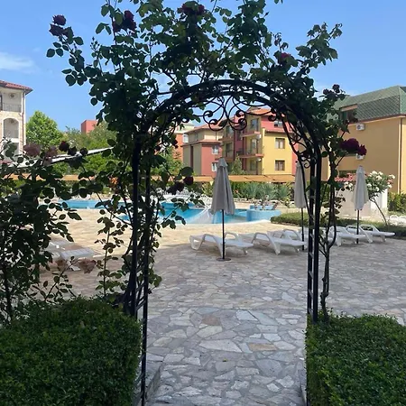 Apartment Private In Apolon